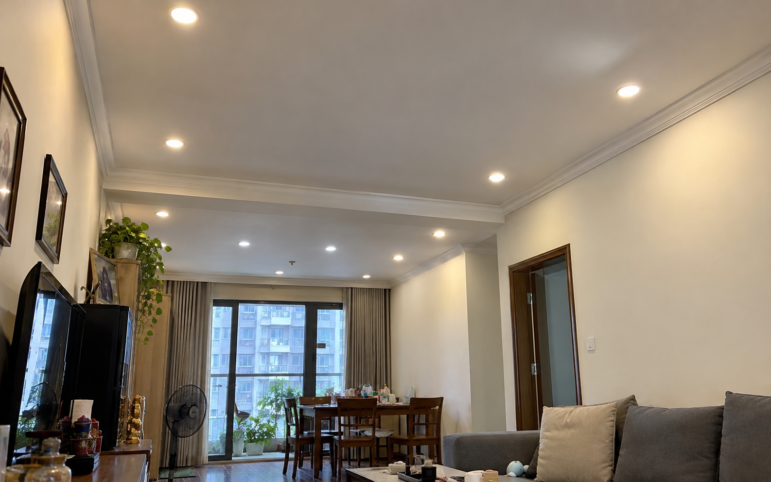 Tại sao ngày càng nhiều gia đình không còn lắp đèn tuýp LED? 2 cách chiếu sáng đẹp nhà, dễ chịu cho mắt đang dần thành xu hướng