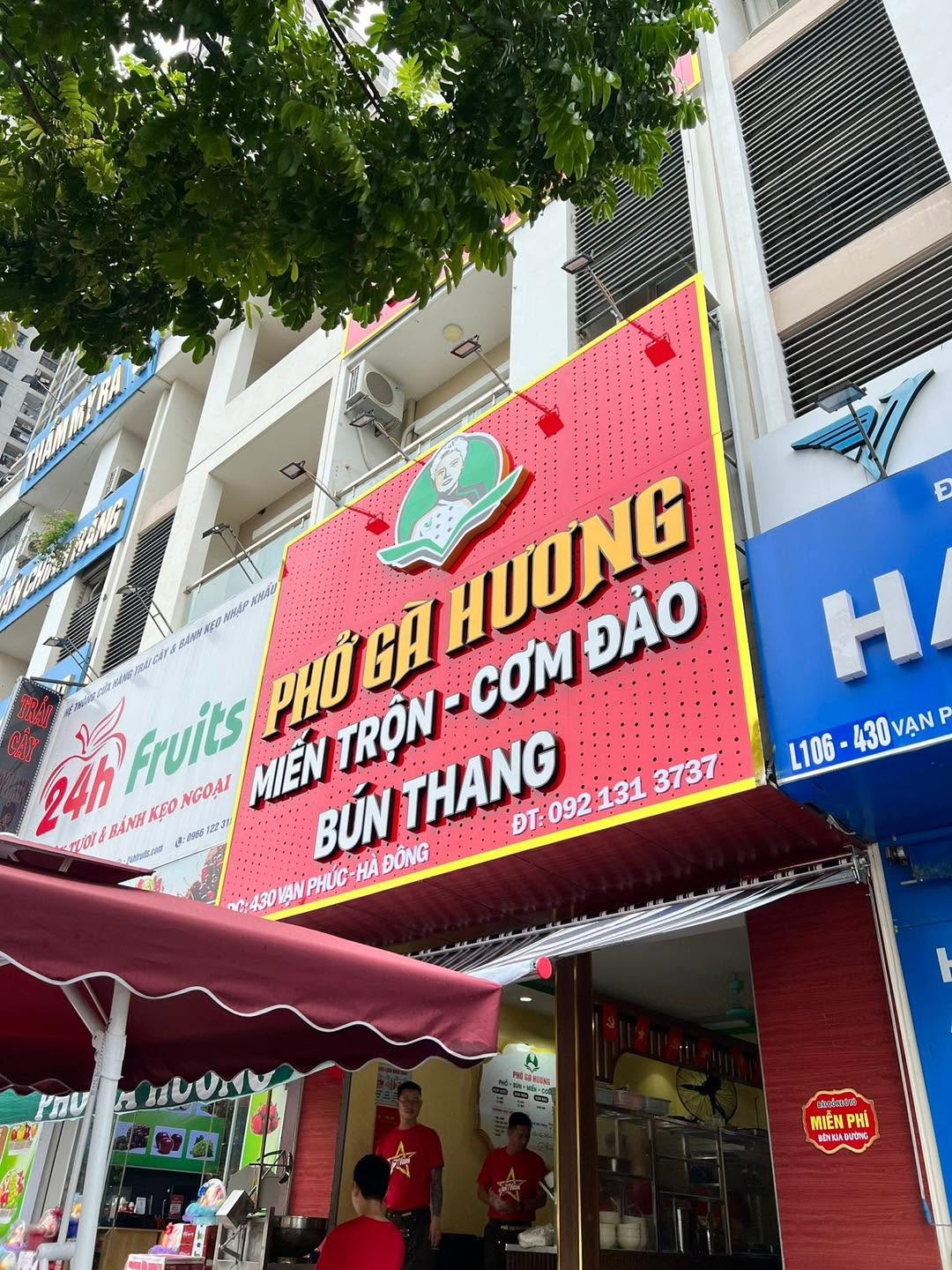 Hà Nội có hàng phở gà vừa công khai cả quy trình lưu mẫu thực phẩm, sẵn sàng mở tủ cho khách vào kiểm tra