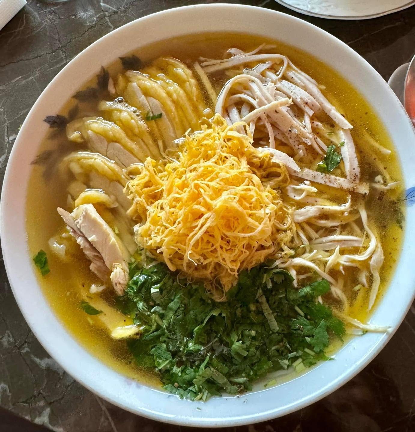 Hà Nội có hàng phở gà vừa công khai cả quy trình lưu mẫu thực phẩm, sẵn sàng mở tủ cho khách vào kiểm tra