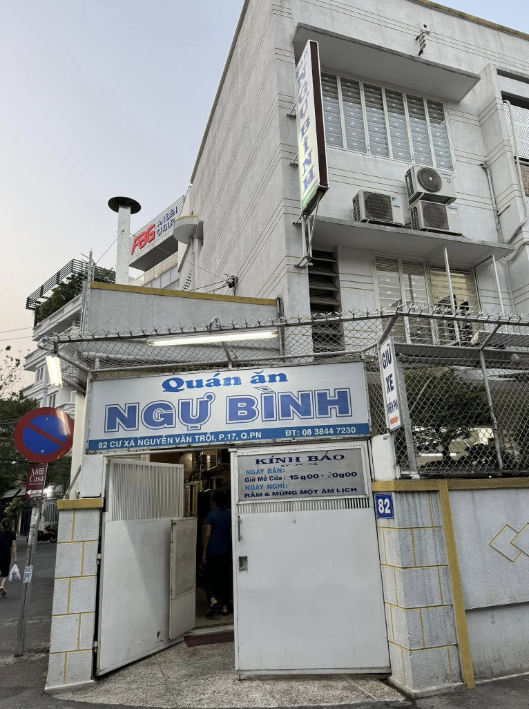 Chuyên gia ẩm thực khen ngợi, reviewer săn đón hay bác hàng xóm chỉ điểm: Đâu mới là bảo chứng uy tín nhất cho một quán ngon?
