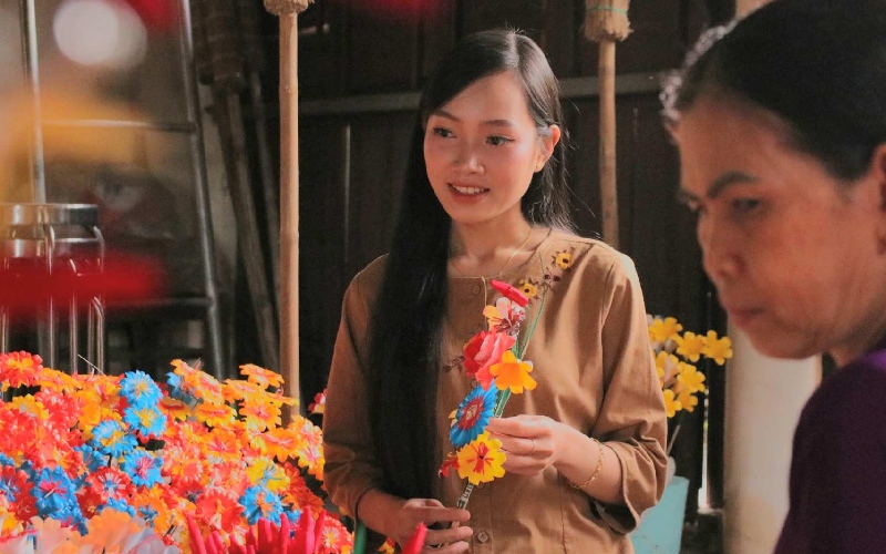 Làng hoa giấy Thanh Tiên đã trở thành điểm dừng chân hấp dẫn tại Huế. Ảnh minh họa: Báo Lao Động