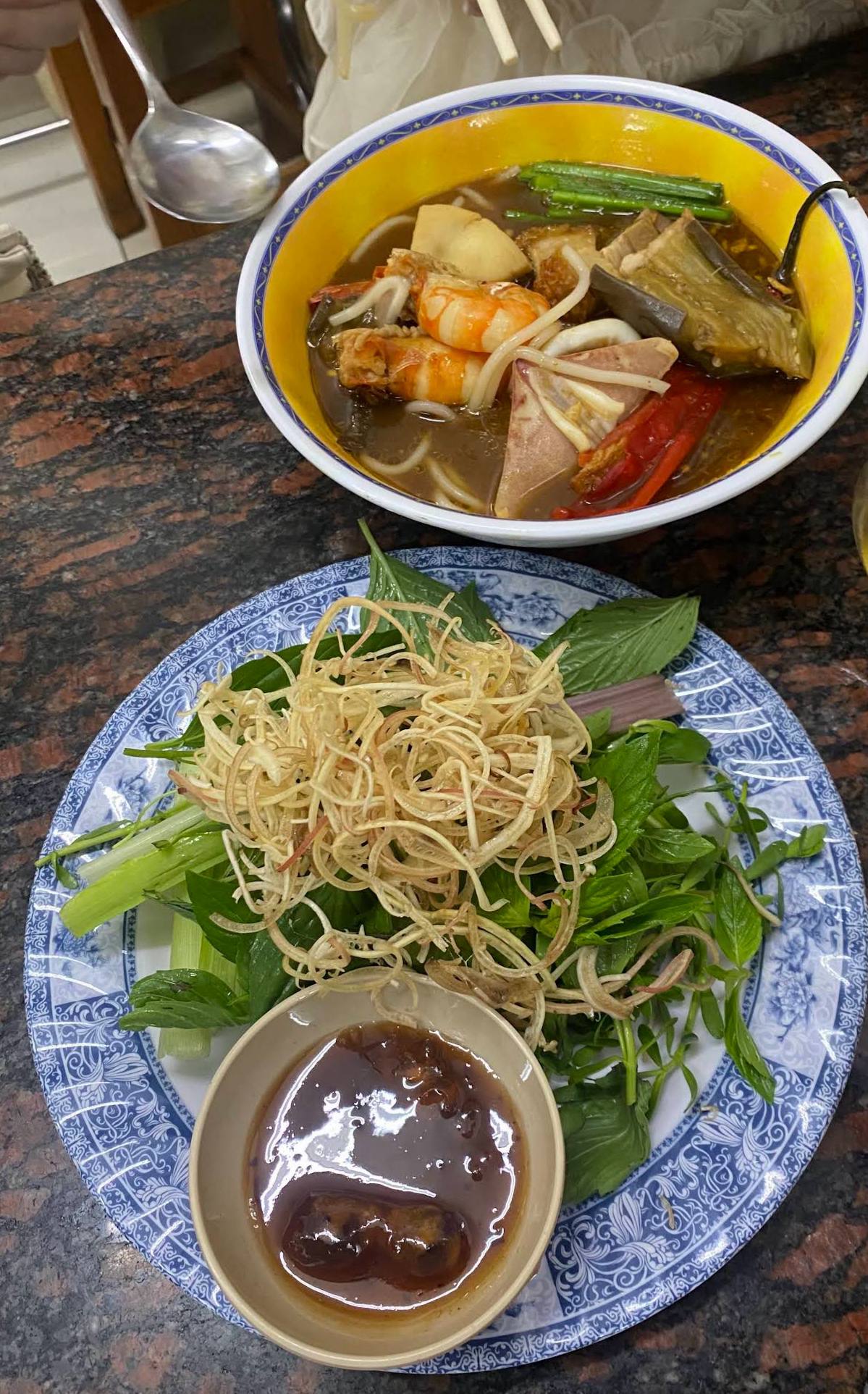 Hoạt động từ năm 1984, Thanh Bình được gây dựng và duy trì theo mô hình kinh doanh gia đình