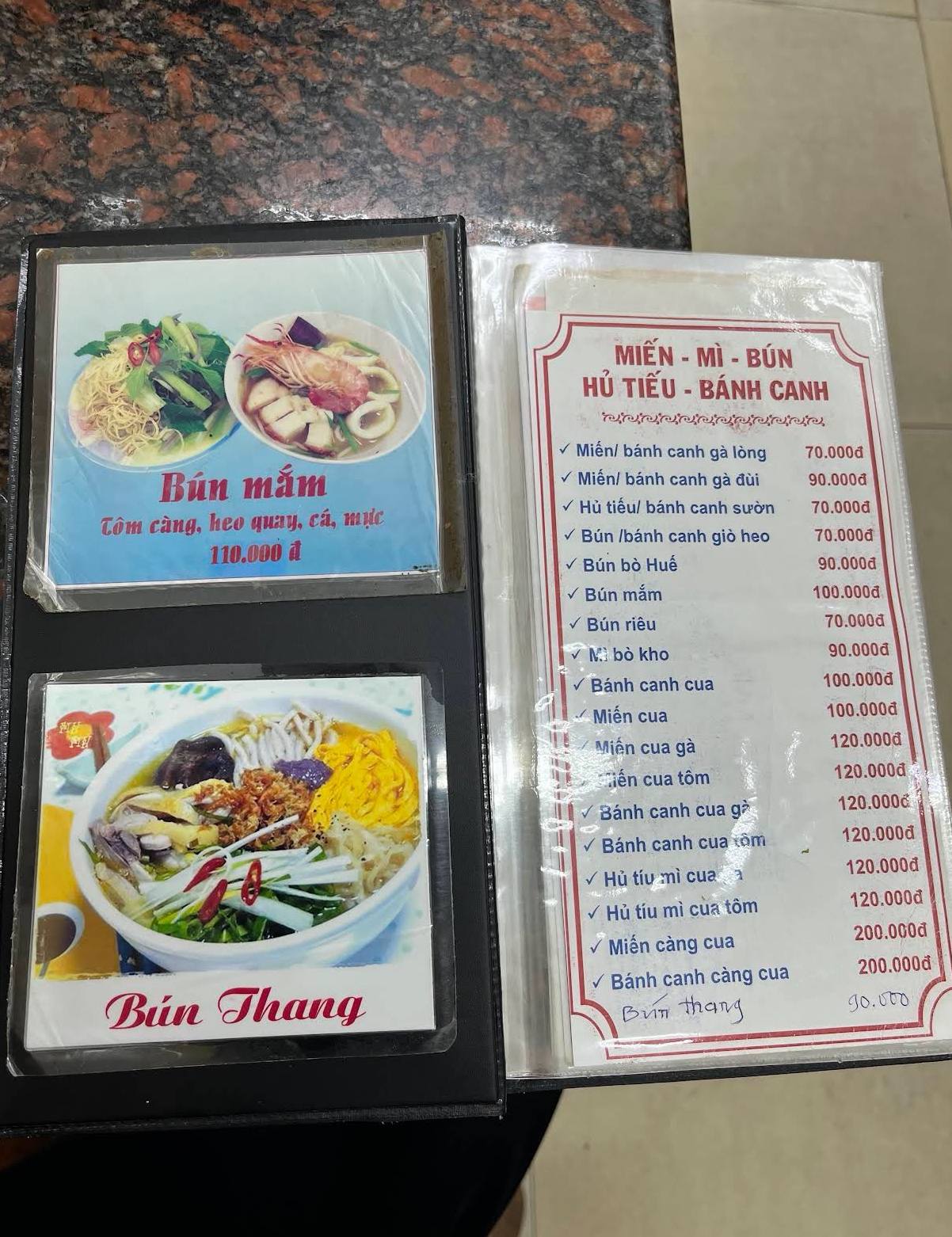 Quán ăn 50 món, 40 tuổi ngay chợ Bến Thành đóng cửa vì không còn ai nối nghiệp, khách quen kéo đến bịn rịn chia tay
