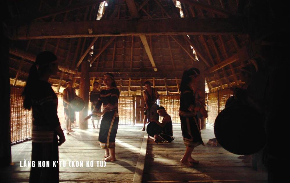 Việt Nam có ngọn thác cao hàng chục mét đổ xuống vách đá bazan giữa đại ngàn, vừa xuất hiện trong MV của Đen