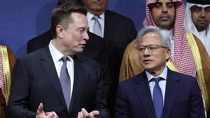 CEO Elon Musk và CEO Jensen Huang trong Diễn đàn Đầu tư Mỹ-Saudi Arabia vừa qua