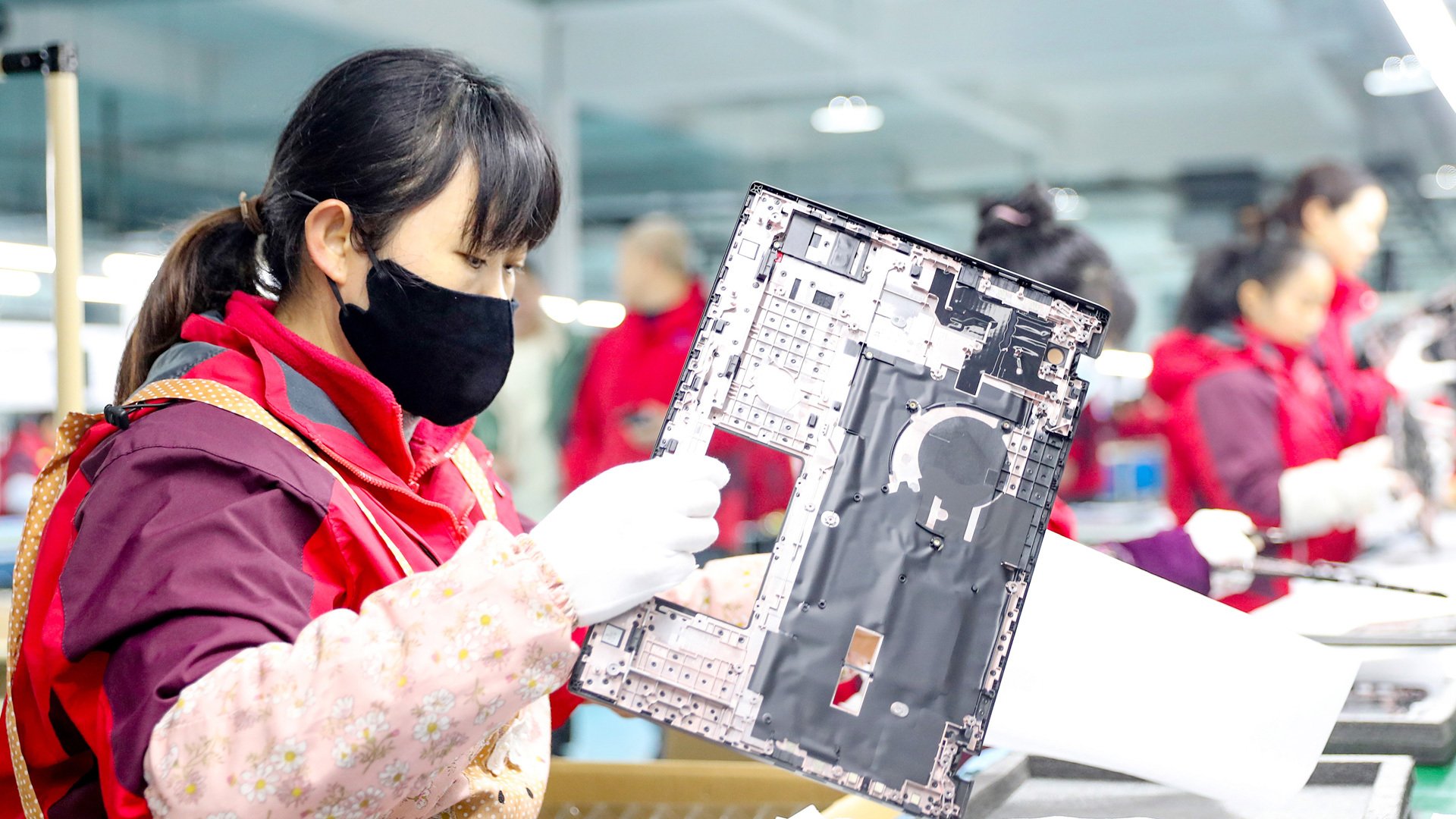 Mua PC, laptop, smartphone ngay trước khi quá muộn: Dự báo giá năm sau sẽ không còn rẻ như hiện tại