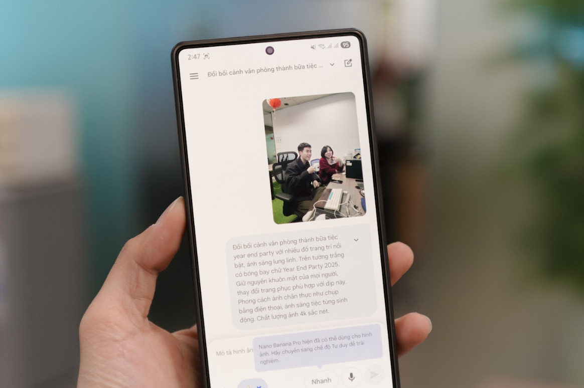 Từ bức ảnh chụp trong văn phòng, Gemini Live bắt đầu tái dựng lại toàn bộ không khí Year End Party theo đúng concept đã chọn, biến không gian quen thuộc thành một bữa tiệc đúng vibe chỉ qua vài dòng mô tả.