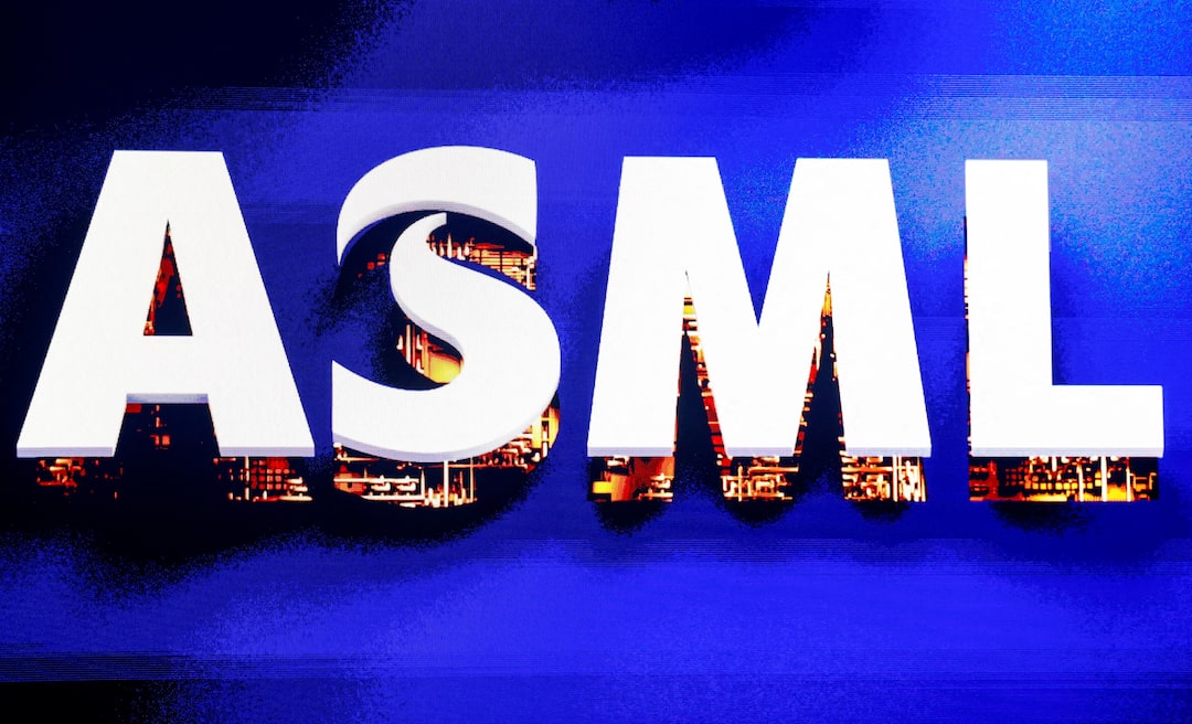 Nhiều cựu nhân viên và thiết bị cũ của ASML đã được huy động cho dự án này