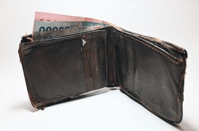 Nhiều người ngại thay ví vì nghĩ chỉ để trong túi, không cần thiết.