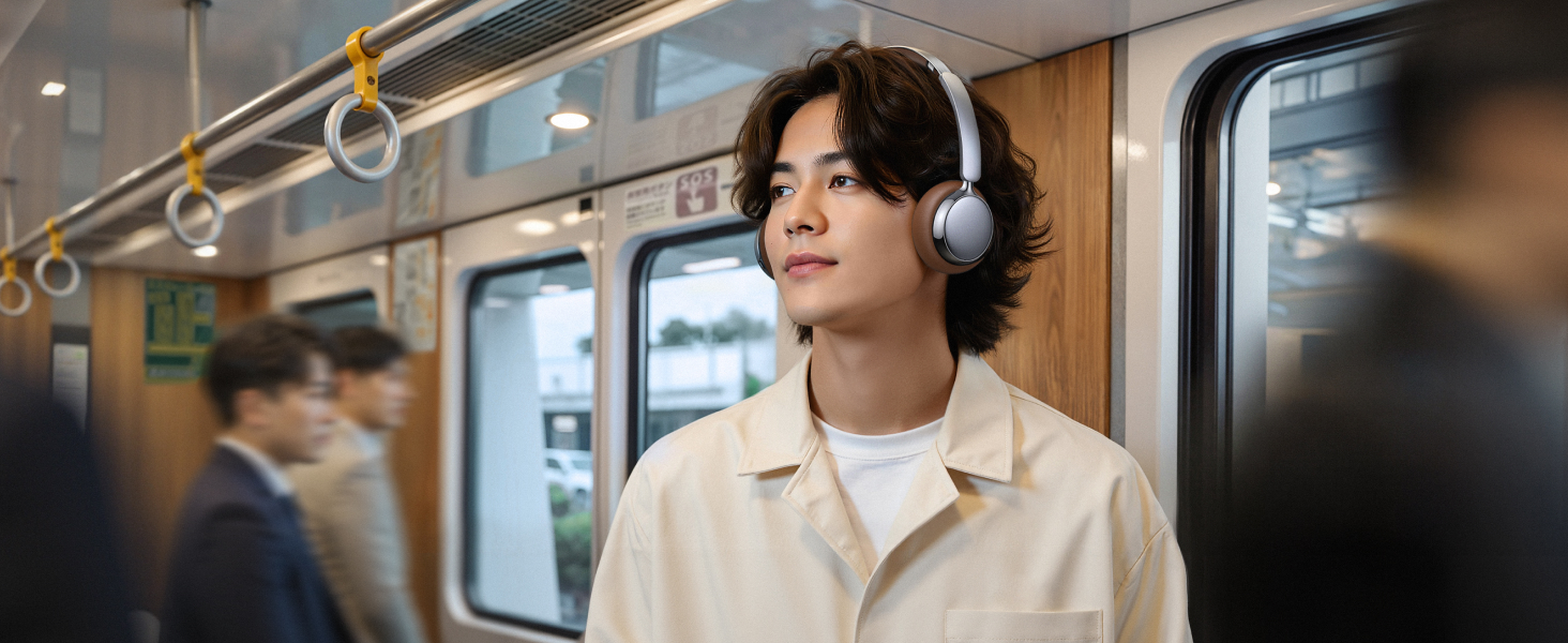 Ugreen Studio Plus thiết kế đầm chắc và nhiều công nghệ hơn.