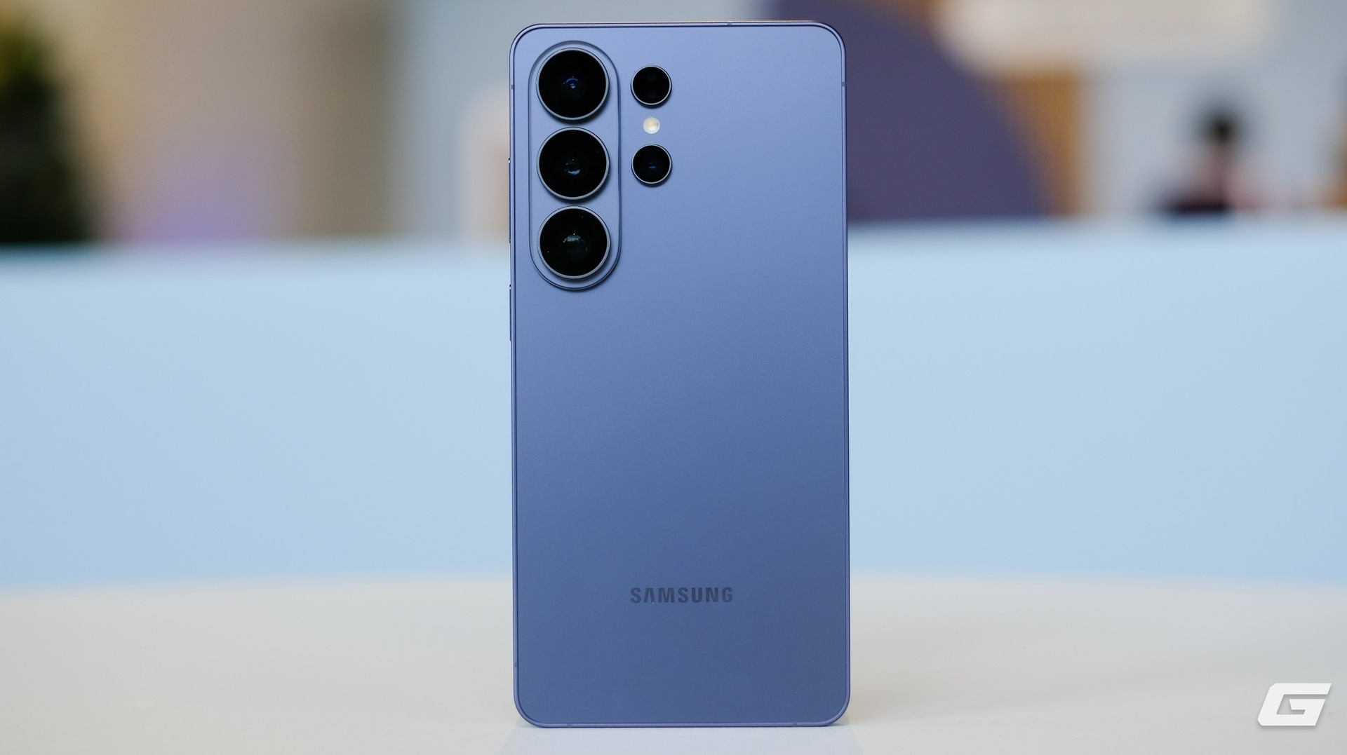 Hãy chấp nhận: Kỷ nguyên phần cứng gây wow đã qua, giá trị flagship giờ nằm ở 2 yếu tố