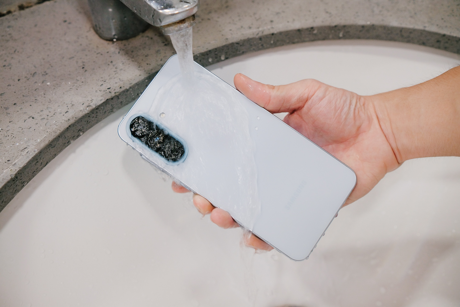 Nói thật là: Cái hay nhất của Galaxy A57 5G là không cần khoe thông số