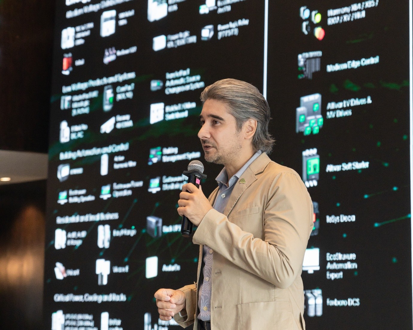 Ông Pavel Rvachev, Giám đốc Dịch vụ Schneider Electric Việt Nam và Campuchia