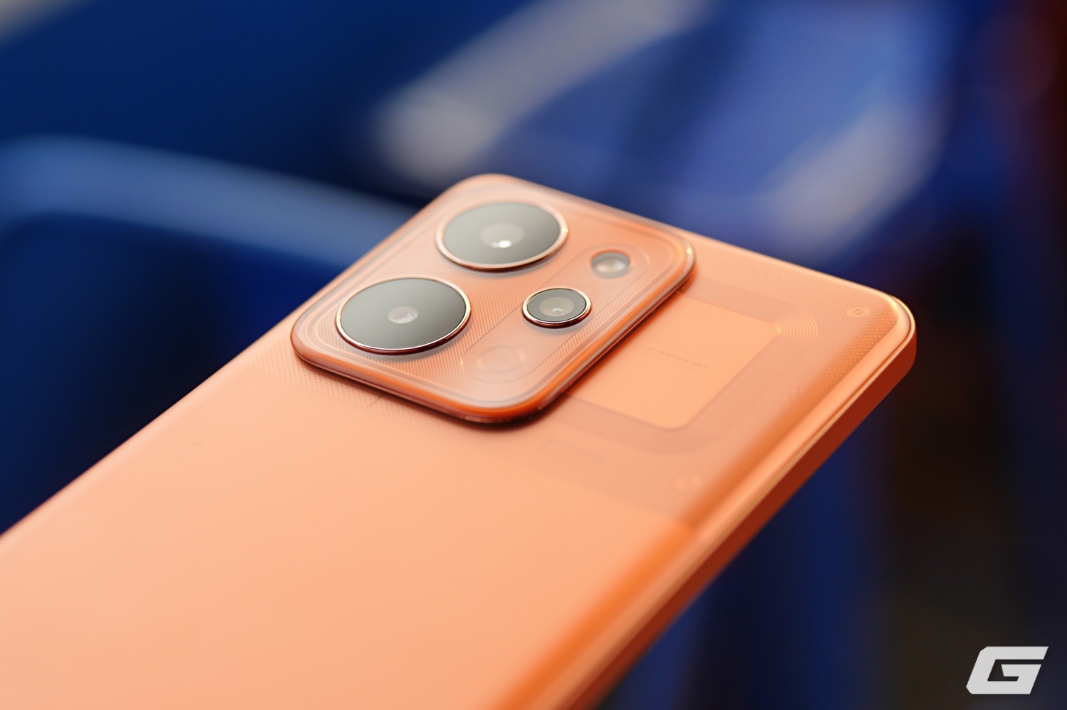   Tổng thể mặt lưng TransView của realme P4 Power.  