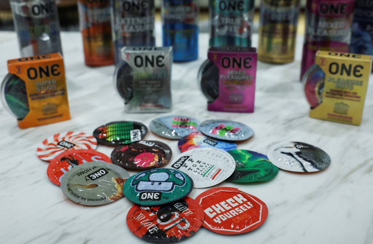 Khủng hoảng bao cao su toàn cầu: Giá có thể tăng tới 30% vì xung đột Trung Đông