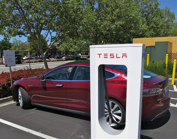 Tại Trung Quốc, Tesla không hào nhoáng bằng BYD và NIO nhưng vẫn dẫn đầu “chất”, lý do hóa ra chính là do trạm sạc