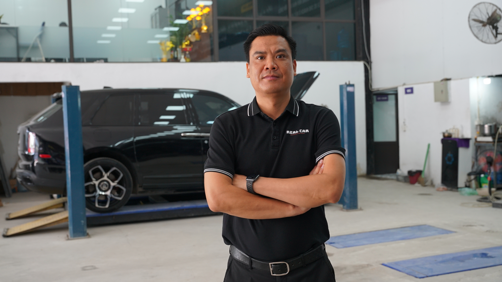   Anh Tô Thế Tùng, giám đốc xưởng kỹ thuật Real Car.  