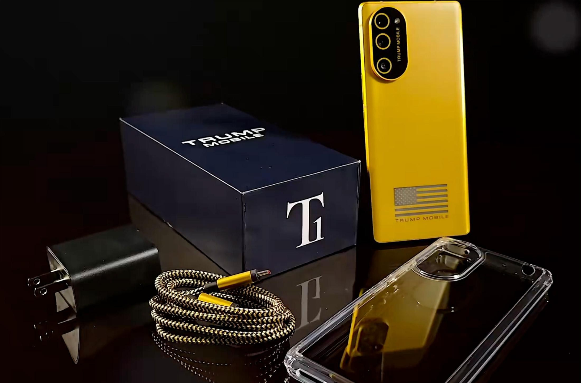 Điện thoại Trump Phone chính thức ra mắt sau 9 tháng trễ hẹn, giá 13 triệu đồng