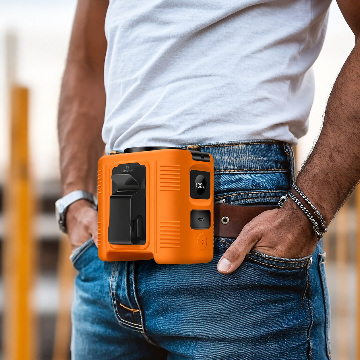Quạt kẹp Thunlit C2 15000mAh kèm đèn, sạc di động có giá 537.000đ