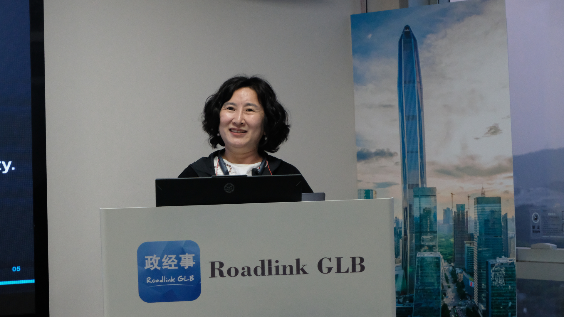 bà Lucy Sun, Chủ tịch Liên minh Thâm Quyến vươn ra Toàn cầu, đồng thời là nhà sáng lập Roadlink GLB.