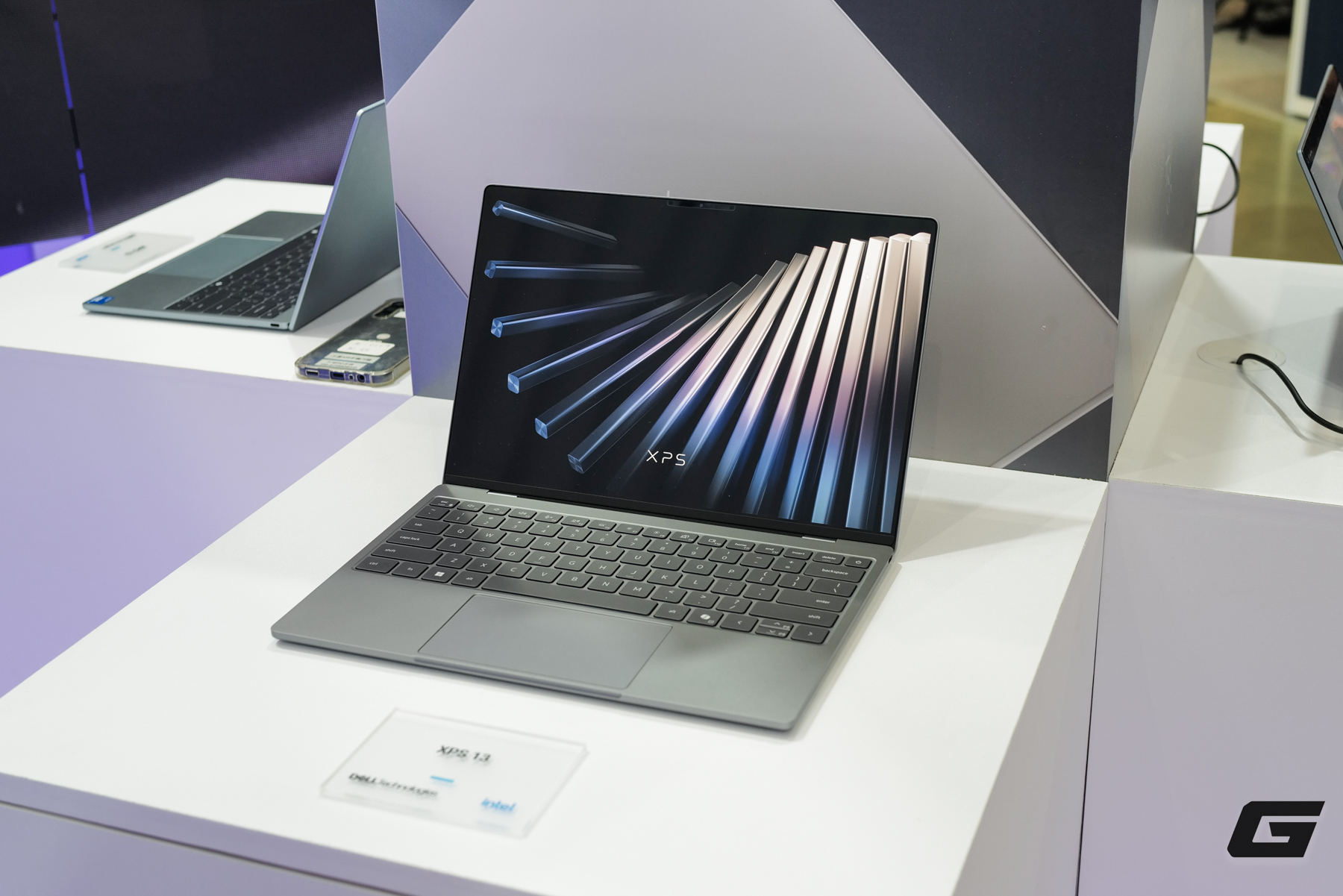 Cận cảnh Dell XPS 13 mới: mỏng hơn, nhẹ hơn và nhiều tính năng hơn với cùng mức giá