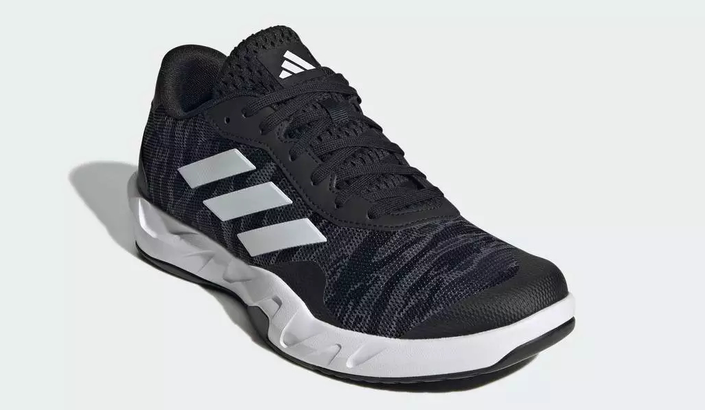 Giày adidas Gym & Training Amplimove có giá khoảng 730.000đ