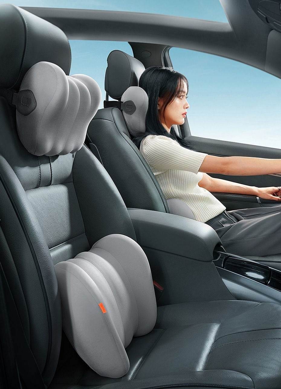 Gối tựa đầu, tựa lưng thiết kế công thái học, thoáng khí Baseus. Sản phẩm có bán lẻ. Gối tựa đầu có giá khoảng 310.000đ. Gối tựa lưng có giá khoảng 470.000đ.