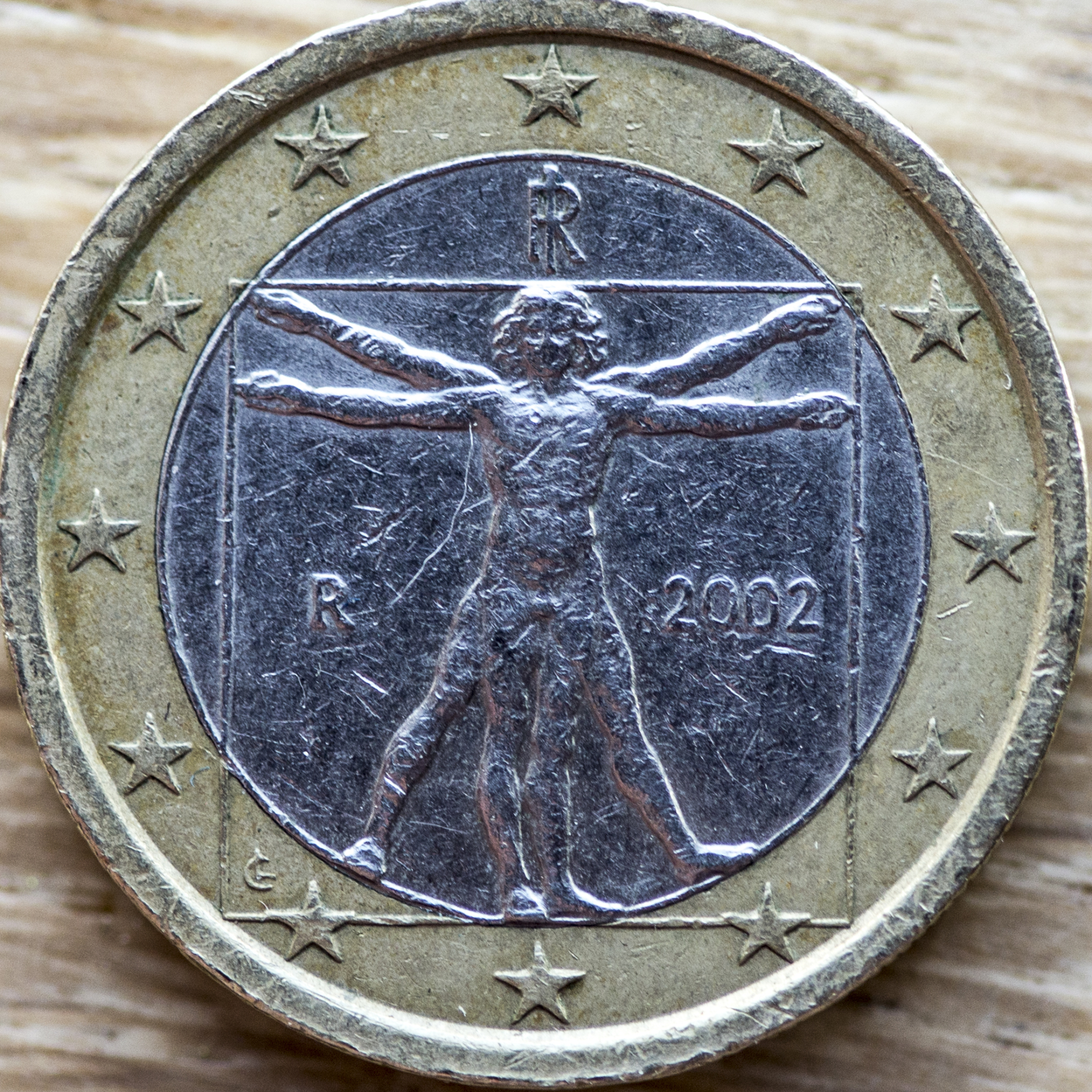 Đồng xu 1 Euro với hình Người Vitruvius - Ảnh: Mark Morgan, được cấp phép theo CC BY 2.0.