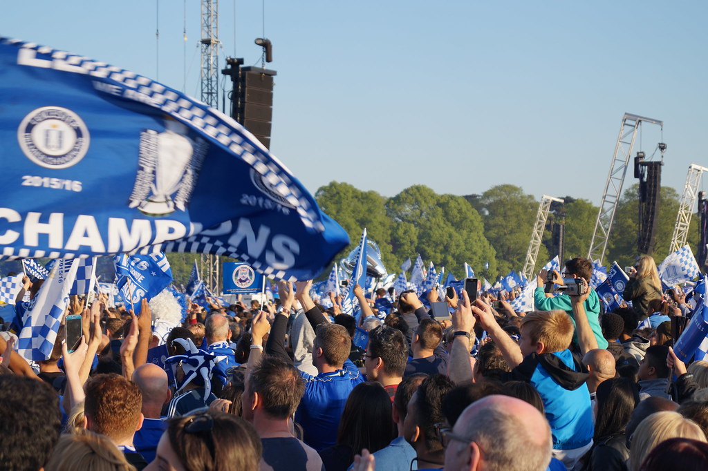 Màn ăn mừng của fan đội tuyển Leicester City - Ảnh: JPAG/CC BY-NC 2.0. 