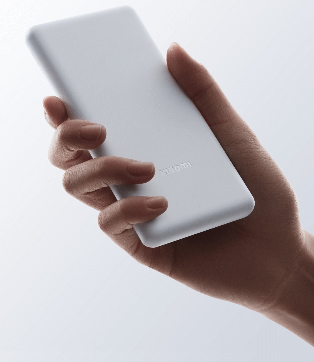 Chi cả chục triệu mua smartphone nhưng nhiều người lại tiết kiệm sai ở 5 phụ kiện này