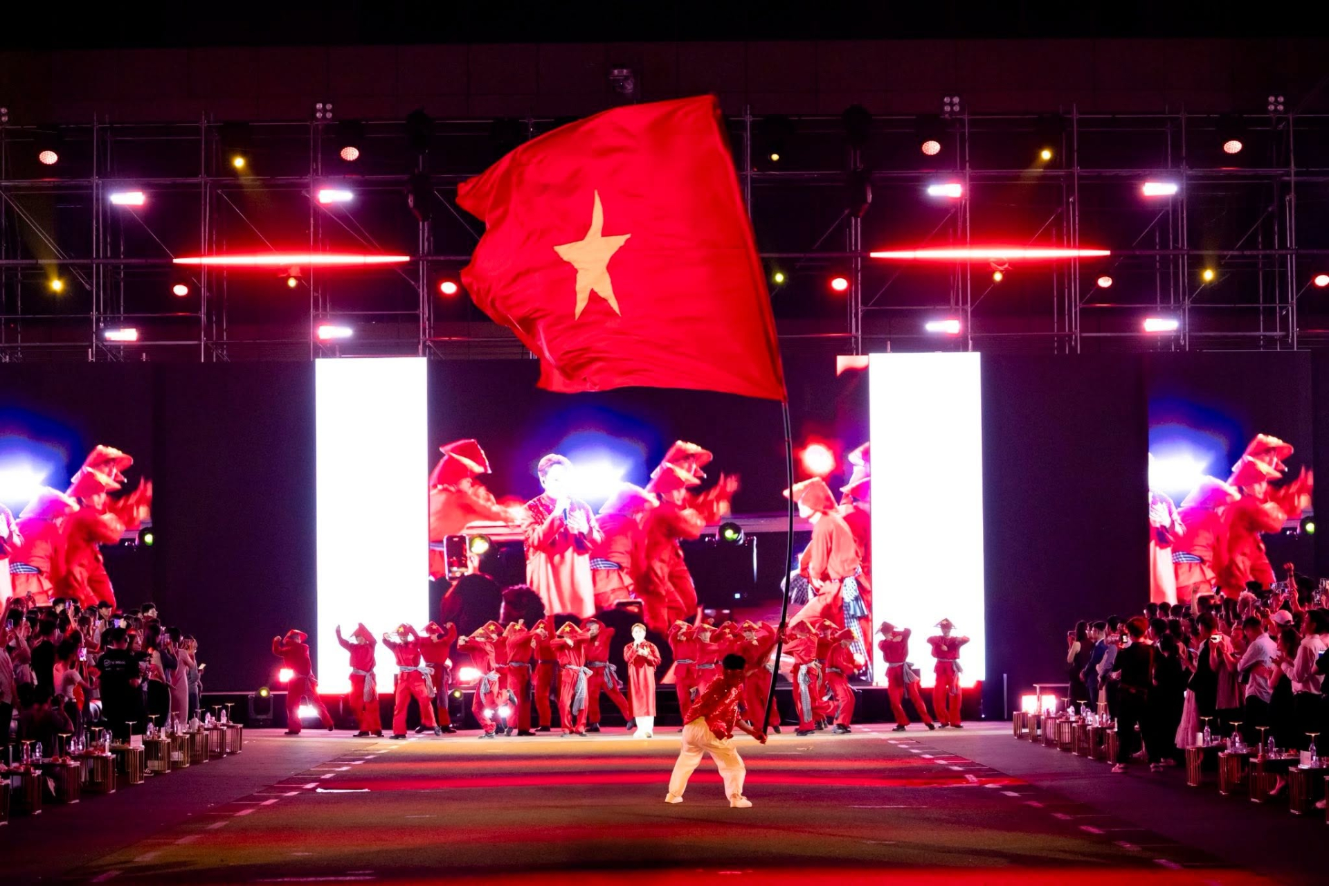 Thời đại AI: Khi mọi ranh giới đều đang biến mất, chúng ta sẽ đánh giá sự đổi mới bằng điều gì?