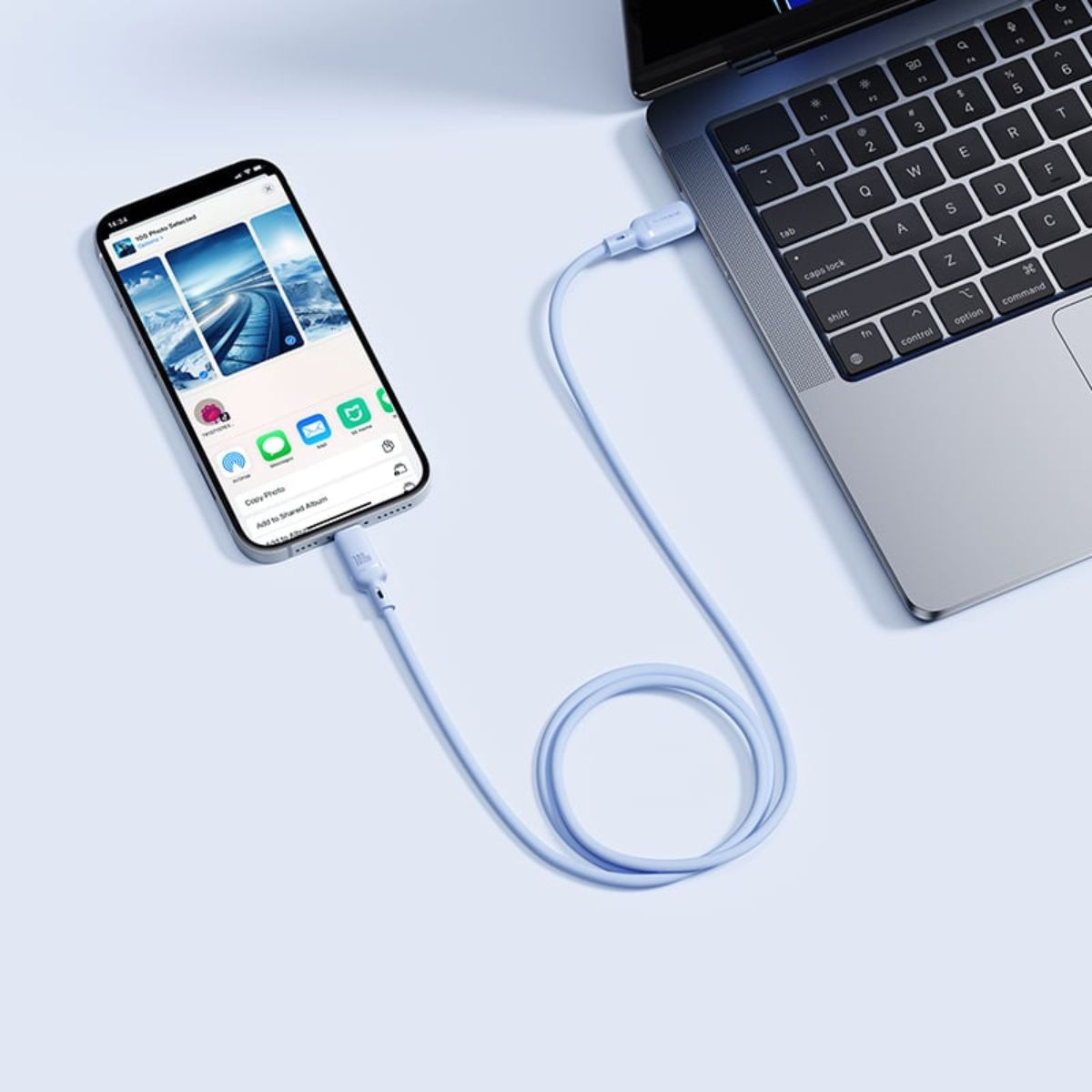 Chi cả chục triệu mua smartphone nhưng nhiều người lại tiết kiệm sai ở 5 phụ kiện này