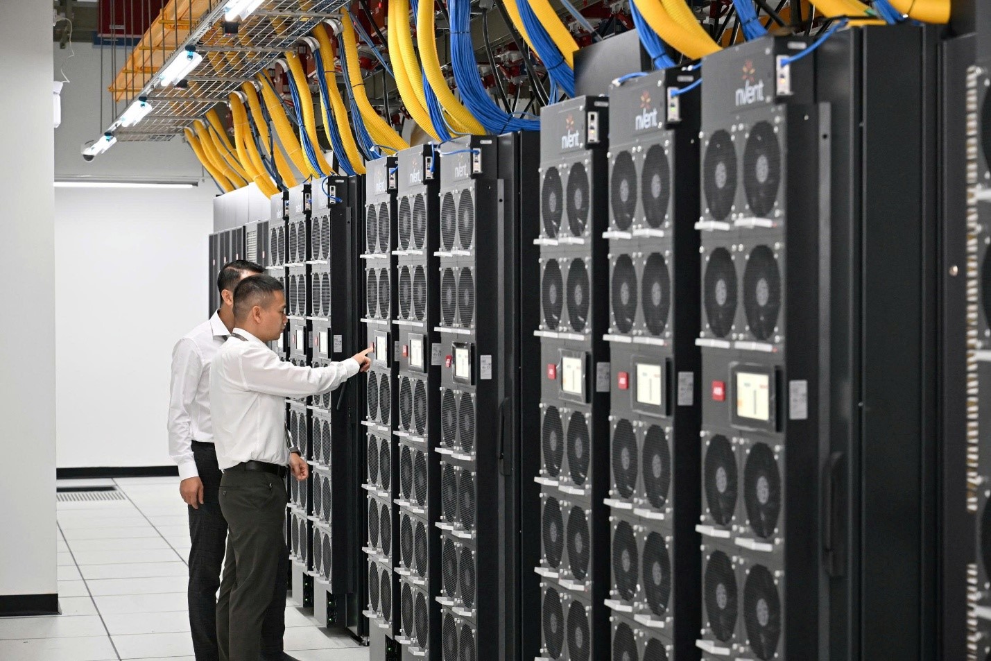 Nền tảng Viettel Cloud AI-Native là khả năng hỗ trợ đồng thời hai mô hình vận hành GPU phổ biến trong lĩnh vực AI và điện toán hiệu năng cao.