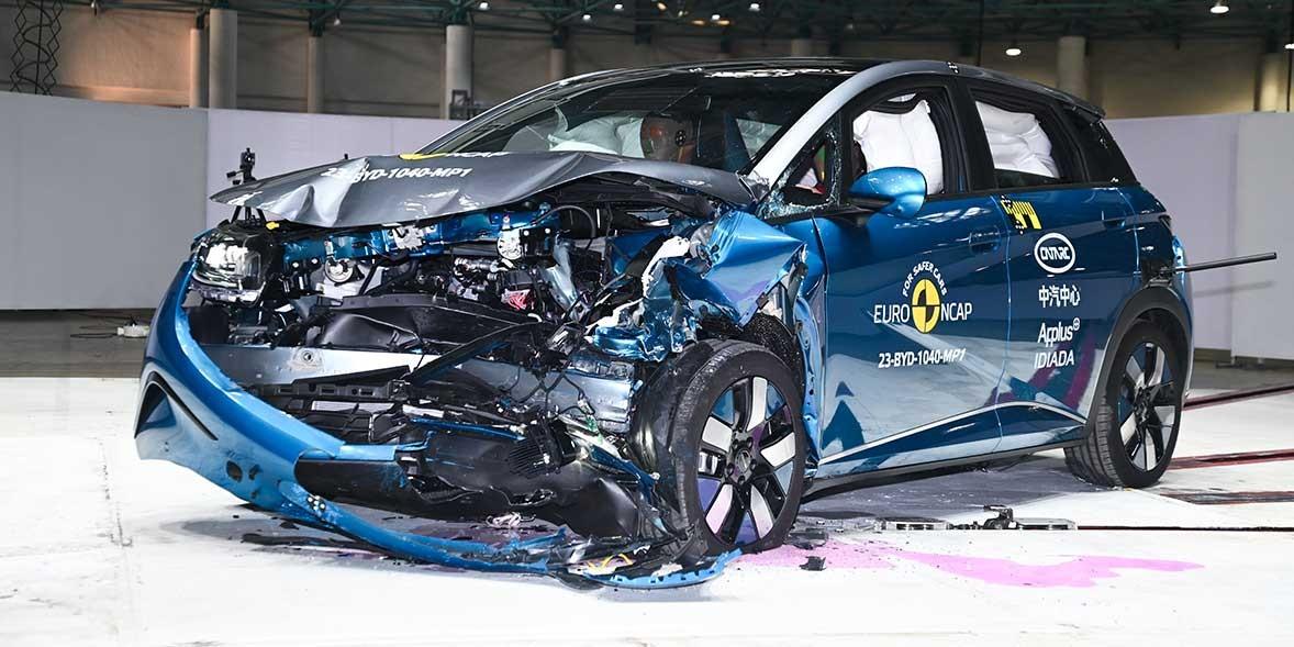 Một mẫu xe điện Trung Quốc sau bài va chạm trực diện lệch trong chương trình đánh giá Euro NCAP.
