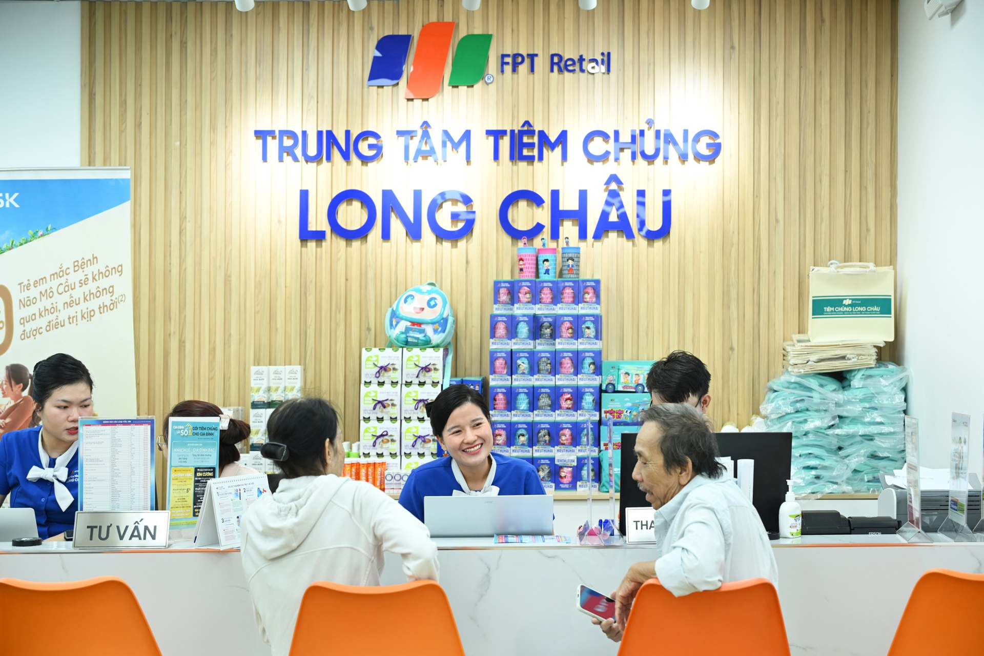 Long Châu và hành trình xây dựng niềm tin từ những điều người Việt cần