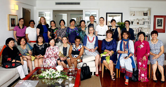 Hội Nữ trí thức Việt Nam giao lưu với các nữ đại sứ tại Hà Nội