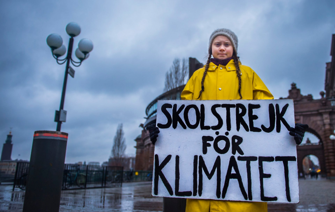 Greta Thunberg bên ngoài quốc hội Thụy Điển, Stockholm, 2018 (Ảnh: Hanna FranzénEPA-EFE).