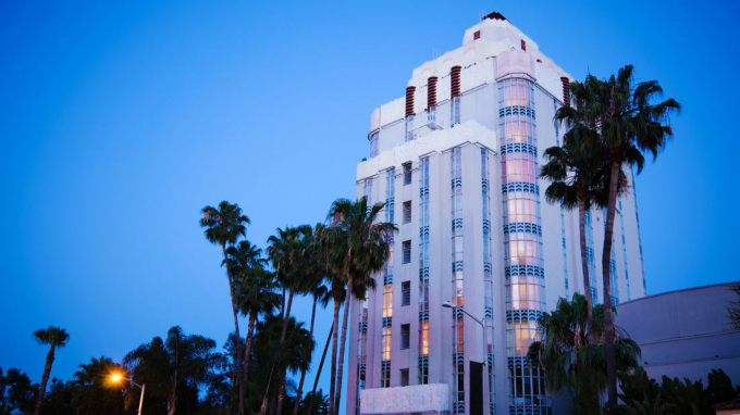 Sunset Tower Hotel tại Los Angeles yêu cầu khách không được chụp hình vì giới nổi tiếng muốn nơi đây trở thành địa điểm nghỉ ngơi một cách đúng nghĩa (Ảnh: gregobagel/Getty Images).