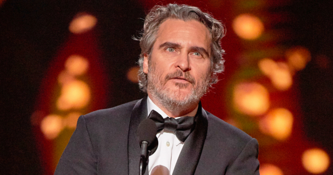 Nam diễn viên Joaquin Phoenix đã chiến thắng ở hạng mục Nam diễn viên chính xuất sắc nhất với vai diễn Joker tại Oscar 2020.