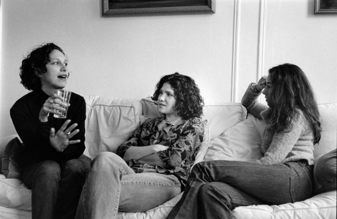 Leslie, Jen và Blake năm 2000.