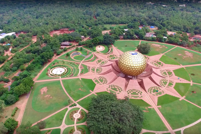 Auroville, vùng đất mơ ước được vun đắp giữa một sa mạc khô cằn miền Nam Ấn Độ.