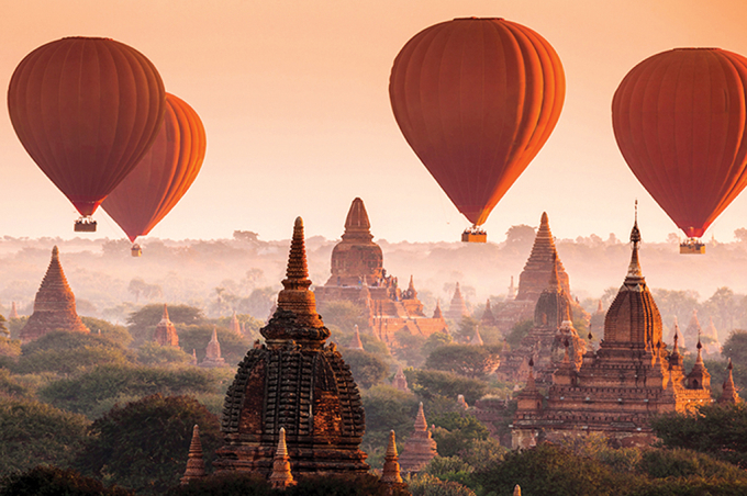 Cố đô Bagan với 2000 tàn tích đền chùa cổ kính.