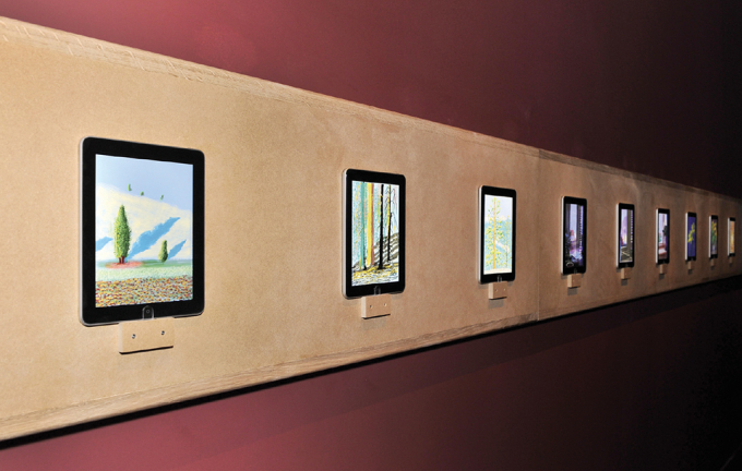 Triển lãm tranh vẽ bằng iPad và iPhone được trưng bày bằng chính các thiết bị này – Những bông hoa tươi (Fleur fraîches) tại Fondation Pierre Bergé – Yves Saint Laurant, Paris năm 2010-2011 của David Hockney, một trong những họa sĩ còn sống có tranh đắt nhất thế giới. (Ảnh: Luc Castel)
