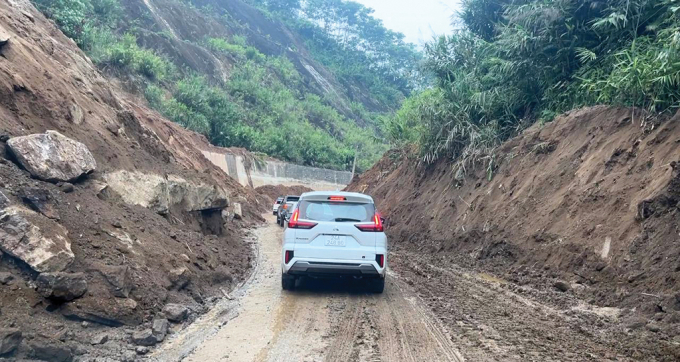 Nhật ký hành trình “gieo hơi ấm” trong tâm lũ dữ