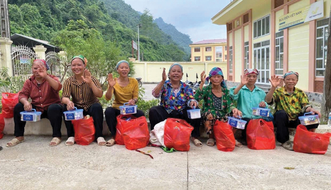 Nhật ký hành trình “gieo hơi ấm” trong tâm lũ dữ