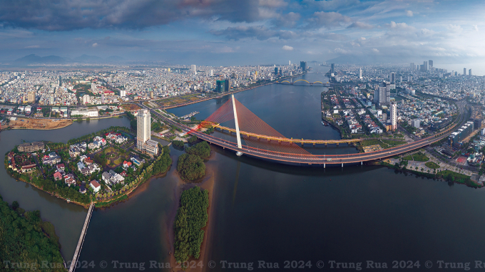 Đà Nẵng, thư giãn trên những bãi biển đẹp, khám phá phố cổ Hội An và chinh phục đỉnh Bà Nà. Ảnh: Trung Rùa