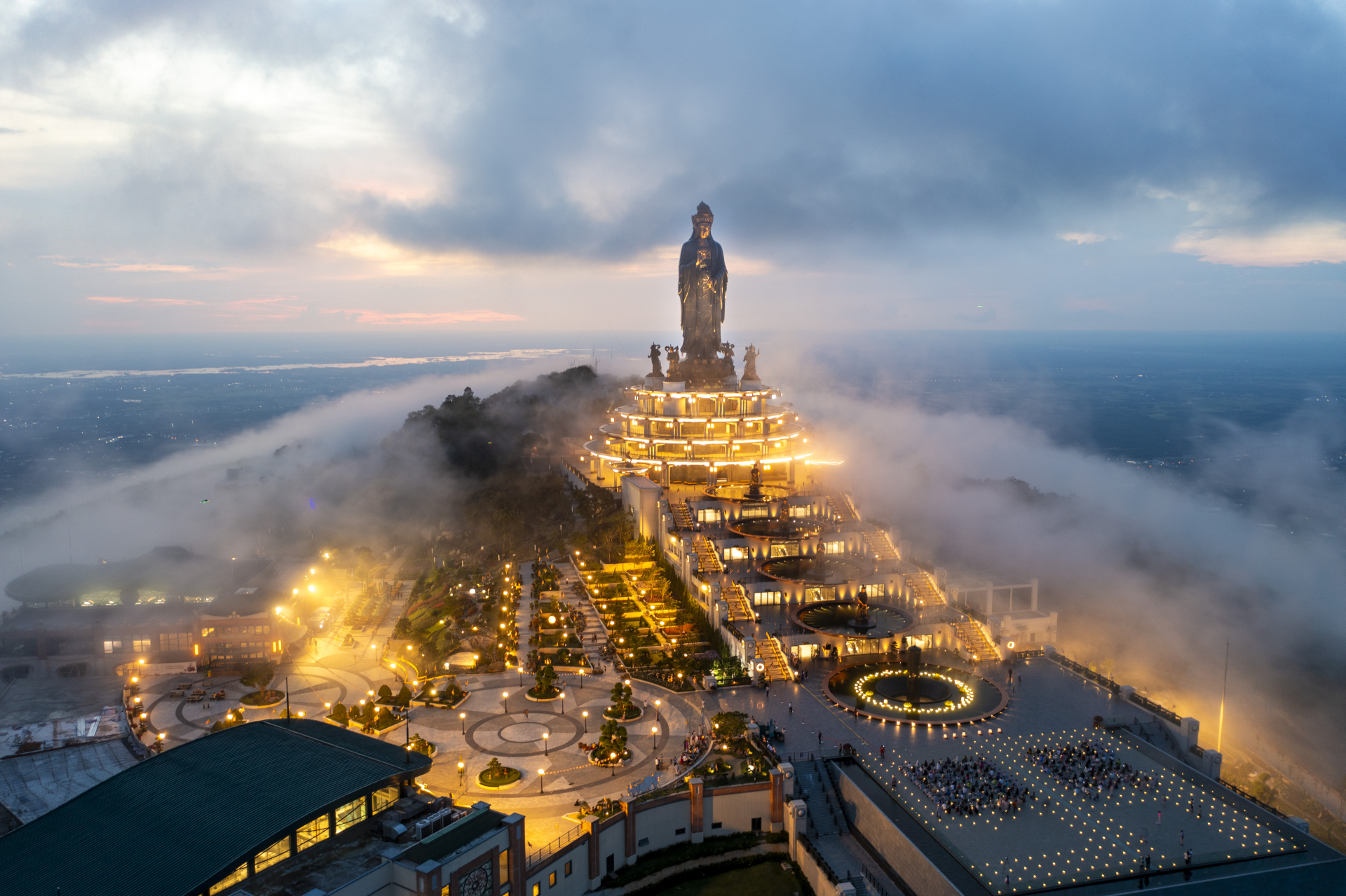 Núi Bà Đen bước vào tháng Vesak. Ảnh: Sun World Ba Den Mountain