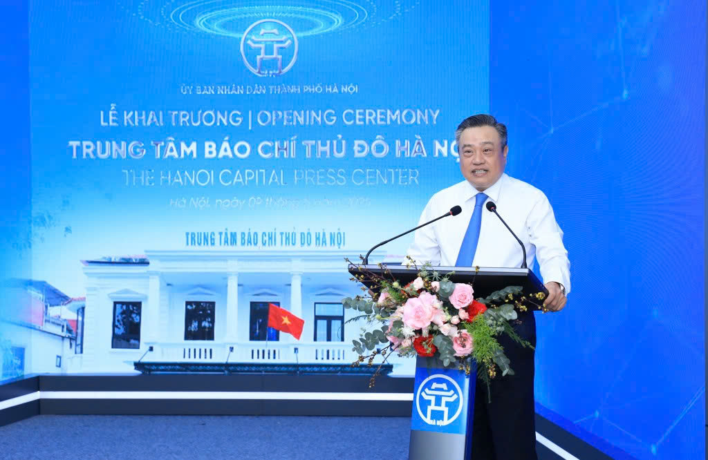 Chủ tịch UBND TP Hà Nội Trần Sỹ Thanh phát biểu tại buổi lễ khai trương.