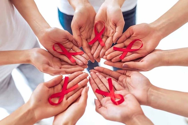 Nhận thức HIV/AIDS và tác dụng phụ của thuốc điều trị nhân ngày Thế giới nhận thức về vắc-xin AIDS