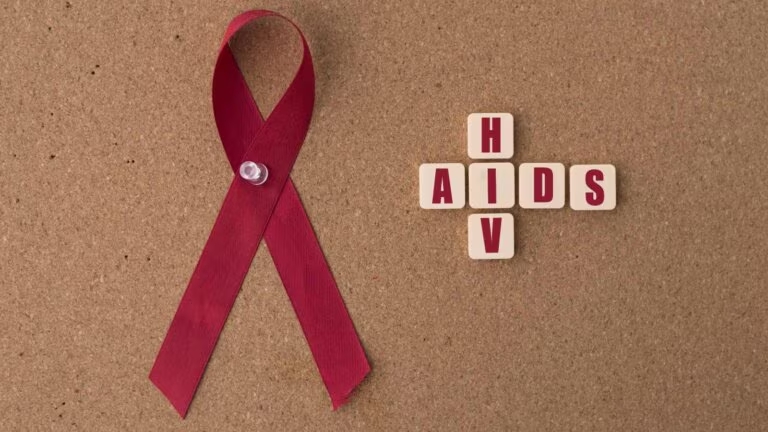 Nhận thức HIV/AIDS và tác dụng phụ của thuốc điều trị nhân ngày Thế giới nhận thức về vắc-xin AIDS